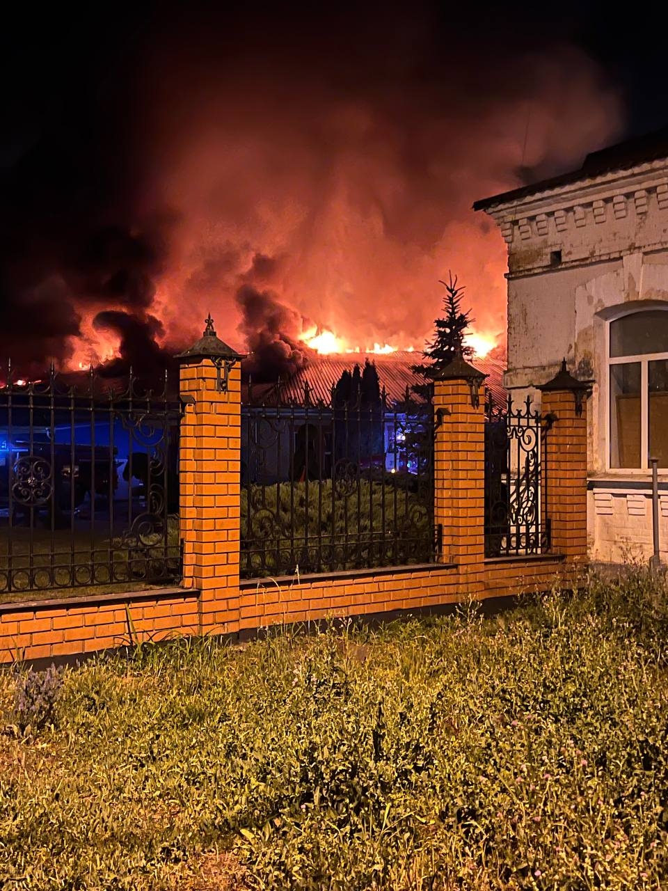 Последствия удара по Кореневскому заводу низковольтной аппаратуры в Курской области