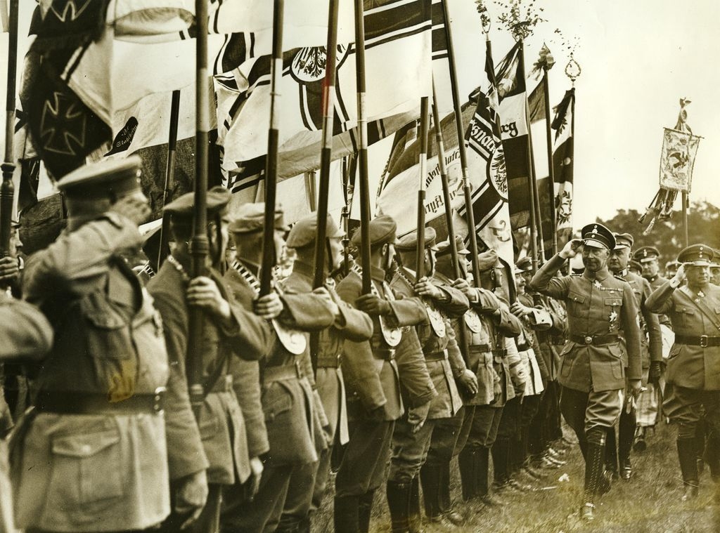 Члены националистического союза фронтовиков «Стальной шлем», 1933 год