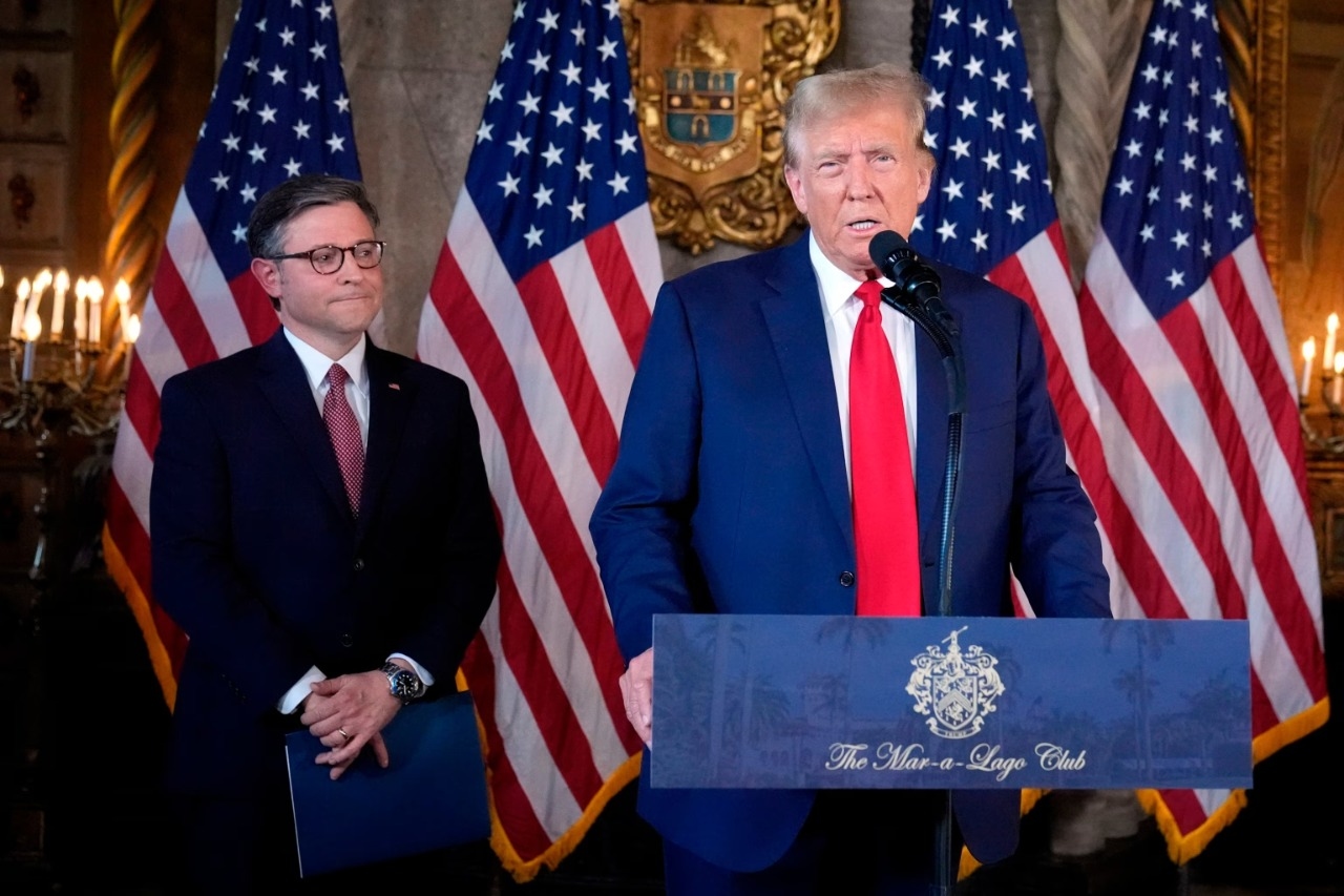 Дональд Трамп со спикером Палаты представителей Майклом Джонсоном