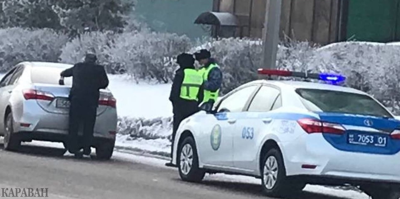 Полицейские заставляют снимать с автомобилей символику с буквой Z